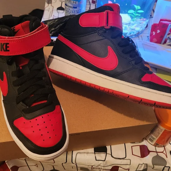Red & Black Big kids high top Nike Court Borough - Picture 2 of 3